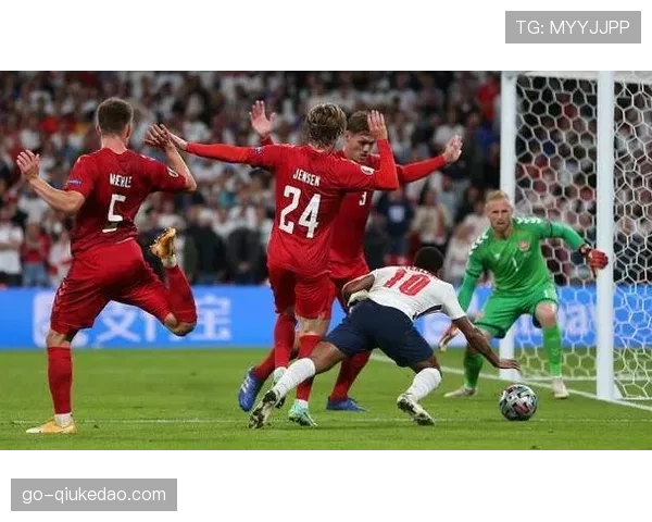 争议瞬间：VAR介入取消阿贾克斯点球判罚